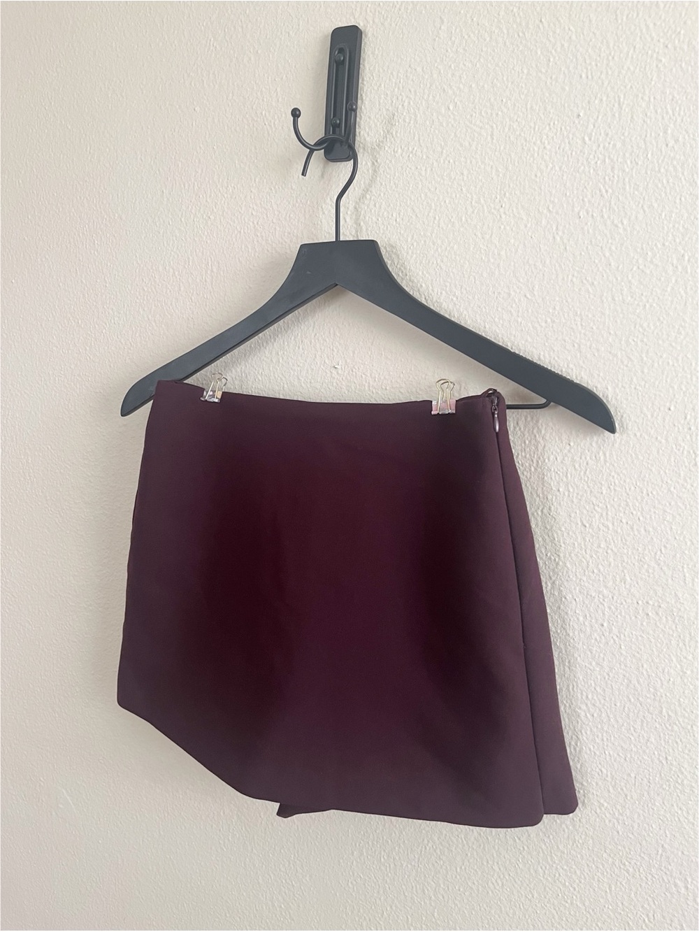 zara • burgundy skort